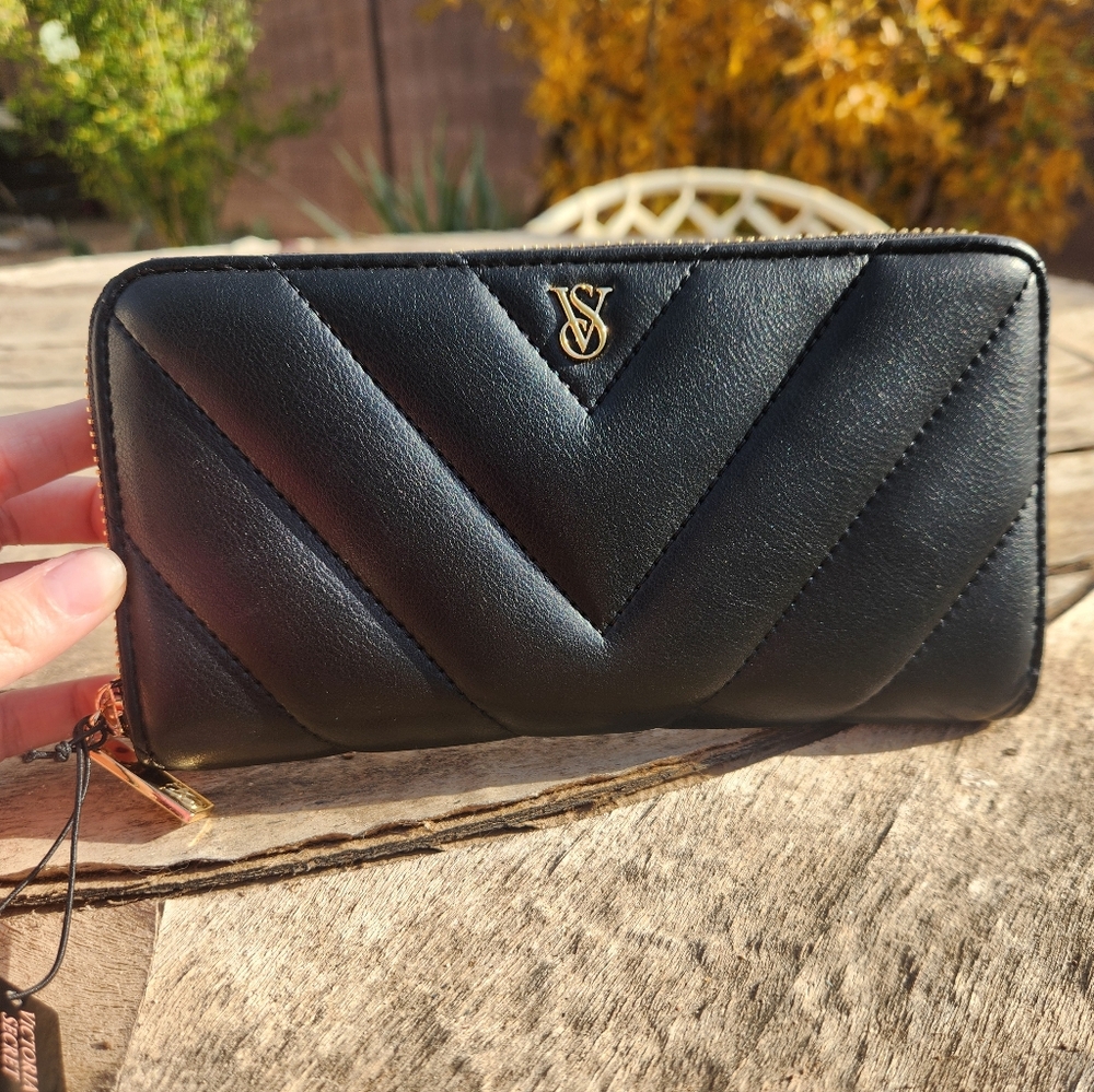 Victoria Secret V-Quilted Large Black Wallet